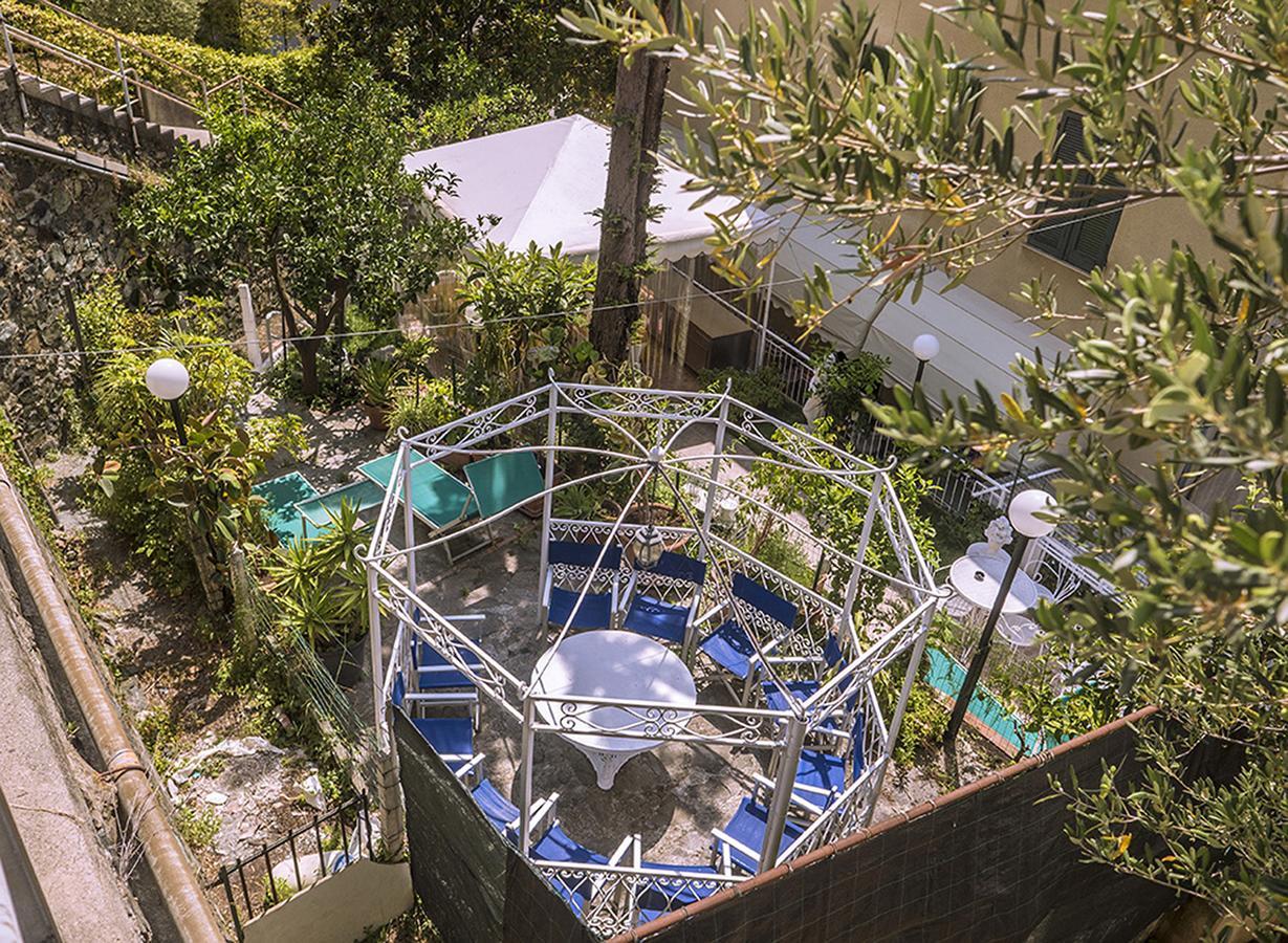 Bed And Breakfast Gioiello Celle Ligure Bagian luar foto