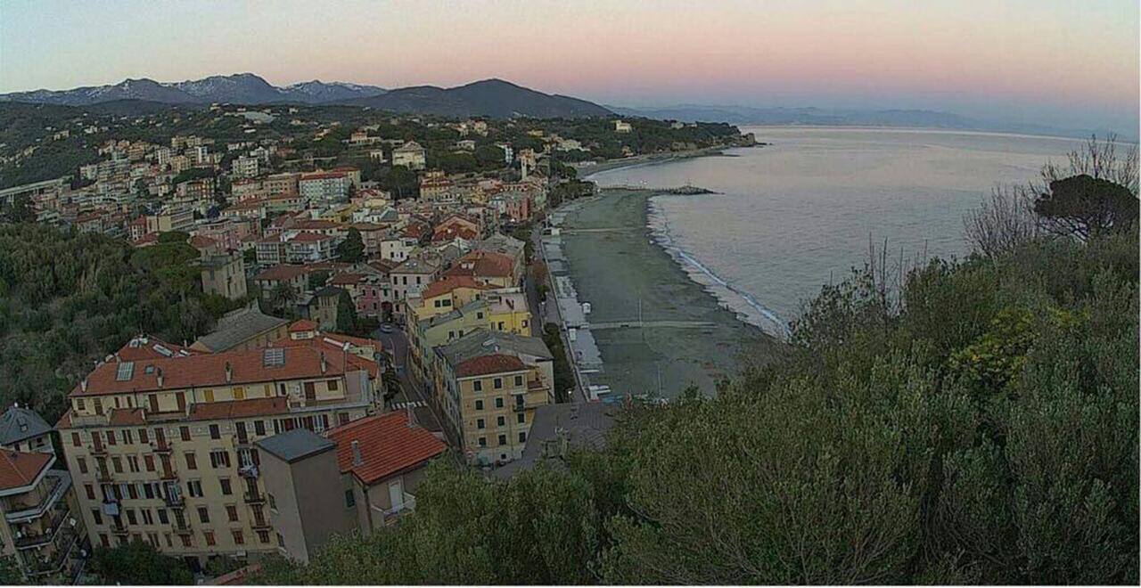 Bed And Breakfast Gioiello Celle Ligure Bagian luar foto