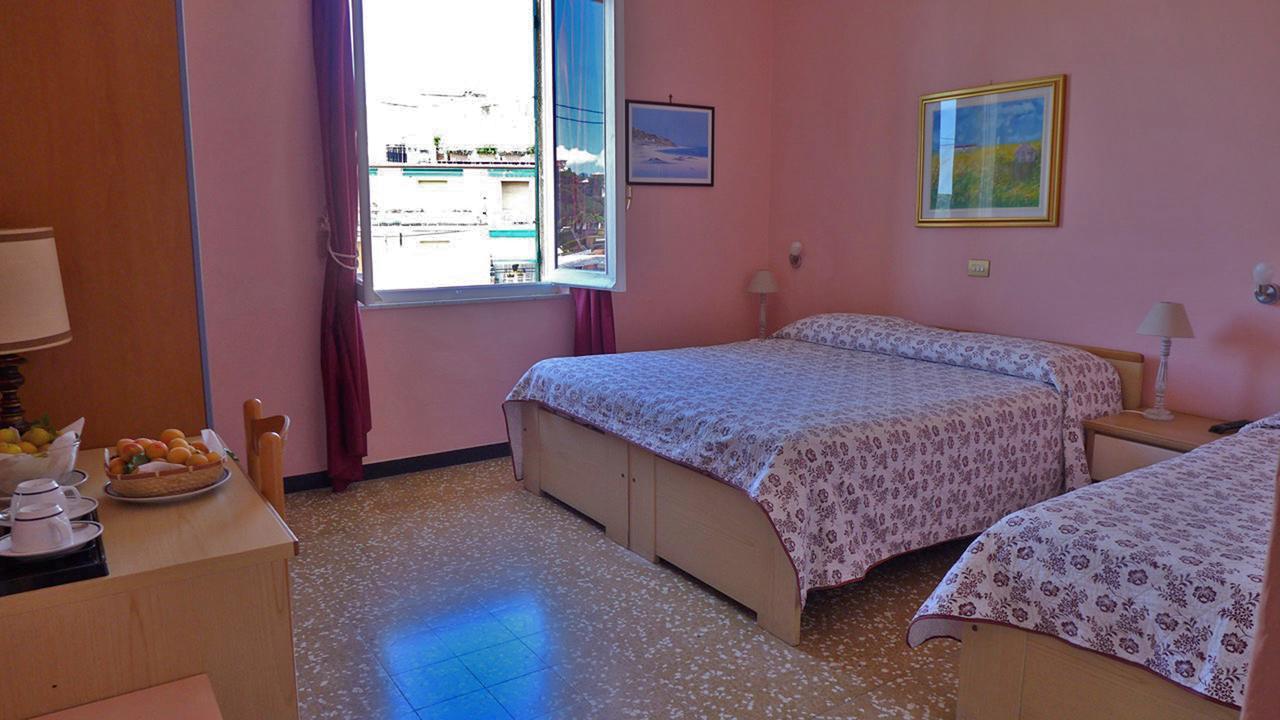 Bed And Breakfast Gioiello Celle Ligure Bagian luar foto